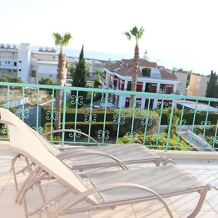 Beach Side Λεμεσός